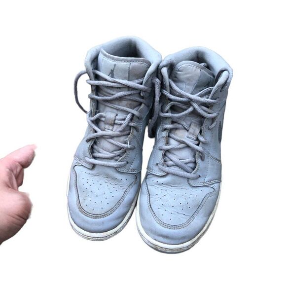 COPY - RARE Nike Air Jordan 1 Retro Mid Wolf Grey Coll Grey Size 4 - Picture 14 of 16